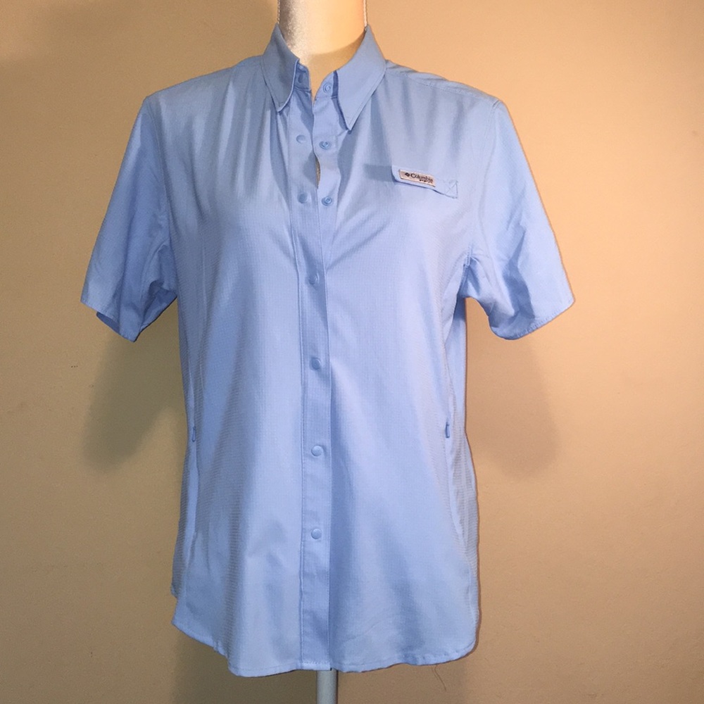 COLUMBIA OMNI-SHADE Vented Button Down Top